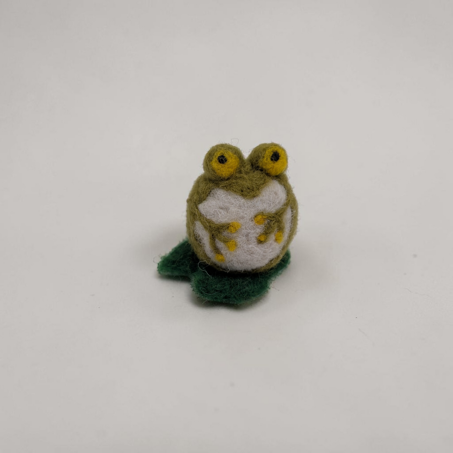 Needle Felted Frog on Lily Pad Ornament | Lin Dean