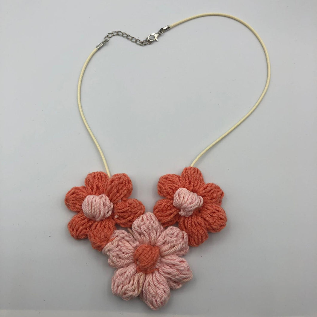 Three daisy necklace