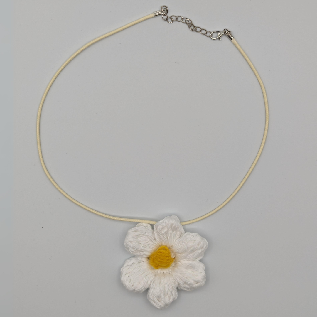 Crochet Daisy necklace