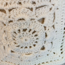 Load image into Gallery viewer, &quot;Hand made crochet bag with flower details&quot;
