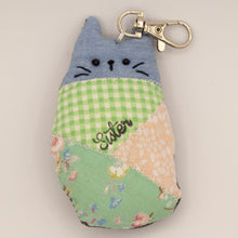 Load image into Gallery viewer, &quot;Cat Mum/ Friend/ Sister&quot; Keyring
